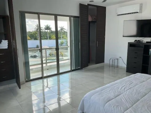 הוילה קוזומל Casa Palancar With Beautiful Swimming Pool And Private Palapa בית נופש